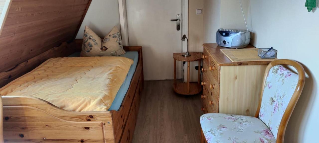 Ferienwohnung Im Rohrdachhaus Wustrow  Exterior foto